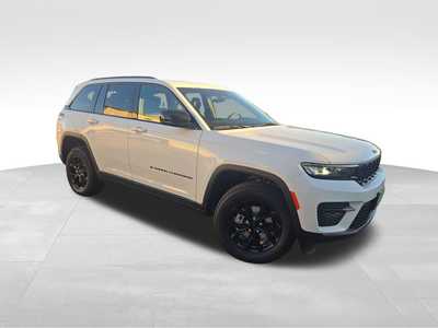 2025 Jeep Grand Cherokee, $41385. Photo 8