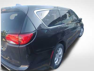 2017 Chrysler Pacifica, $13990. Photo 11