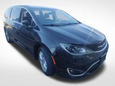 2017 Chrysler Pacifica, $13990. Photo 12
