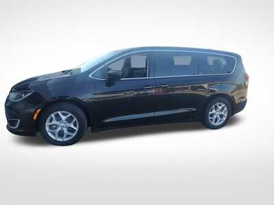 2017 Chrysler Pacifica, $13990. Photo 9