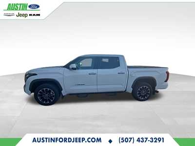 2022 Toyota Tundra Crew Cab, $45980. Photo 2