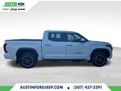 2022 Toyota Tundra Crew Cab, $45980. Photo 6