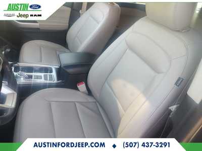 2022 Ford Explorer, $25980. Photo 8