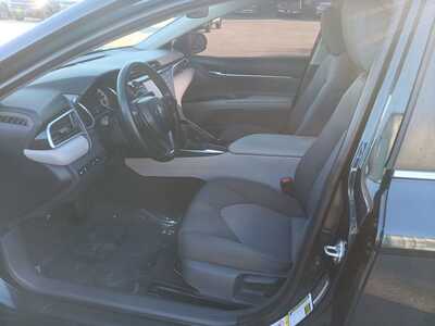 2018 Toyota Camry, $17590. Photo 10
