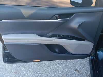 2018 Toyota Camry, $17590. Photo 11