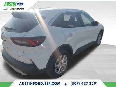 2023 Ford Escape, $25980. Photo 6