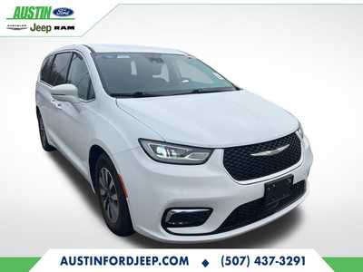 2022 Chrysler Pacifica, $23490. Photo 3