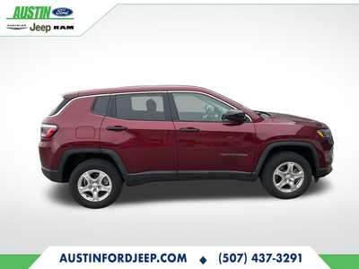 2022 Jeep Compass, $16980. Photo 4