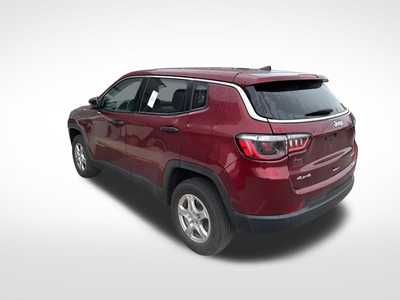 2022 Jeep Compass, $16980. Photo 7