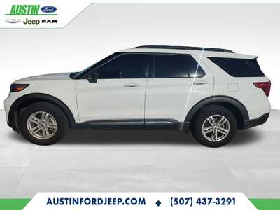 2021 Ford Explorer, $28990. Photo 2