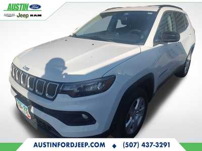 2022 Jeep Compass, $20490. Photo 2