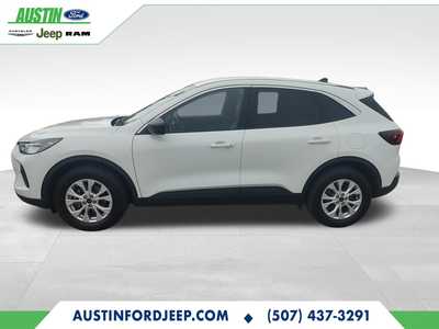 2023 Ford Escape, $23490. Photo 2