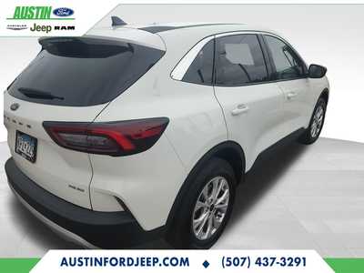 2023 Ford Escape, $23490. Photo 4