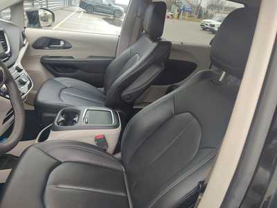 2024 Chrysler Pacifica, $31990. Photo 10