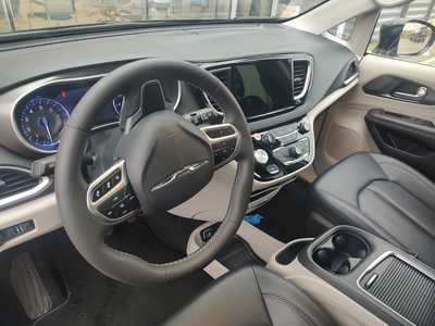 2024 Chrysler Pacifica, $31990. Photo 11