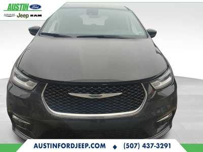 2024 Chrysler Pacifica, $31990. Photo 2