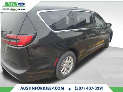 2024 Chrysler Pacifica, $31990. Photo 5