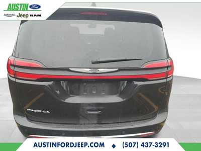 2024 Chrysler Pacifica, $31990. Photo 6