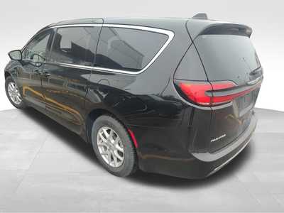 2024 Chrysler Pacifica, $31990. Photo 8