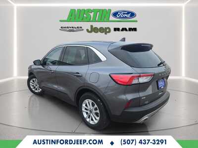2021 Ford Escape, $14931. Photo 3