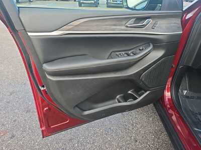 2025 Jeep Grand Cherokee L, $51480. Photo 10