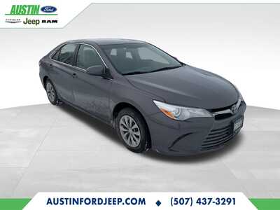 2015 Toyota Camry, $11990. Photo 2