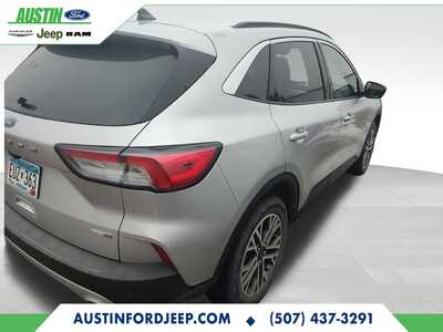 2020 Ford Escape, $17980. Photo 3