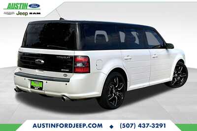 2011 Ford Flex, $6231. Photo 5