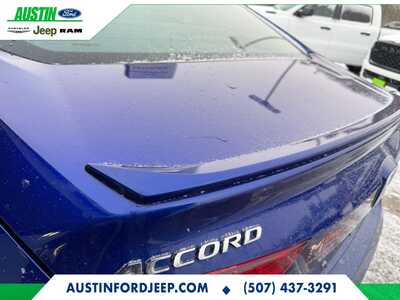 2018 Honda Accord, $18421. Photo 5