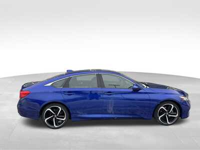 2018 Honda Accord, $18421. Photo 9