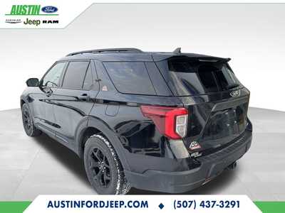 2022 Ford Explorer, $25401. Photo 3
