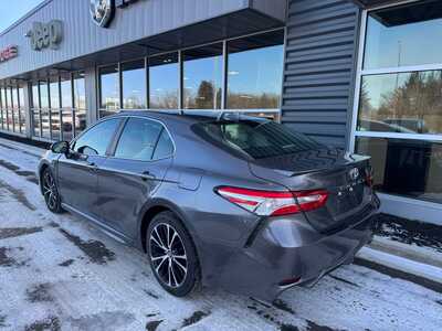 2020 Toyota Camry, $19331. Photo 3
