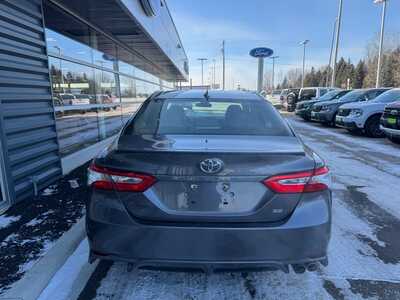 2020 Toyota Camry, $19331. Photo 4