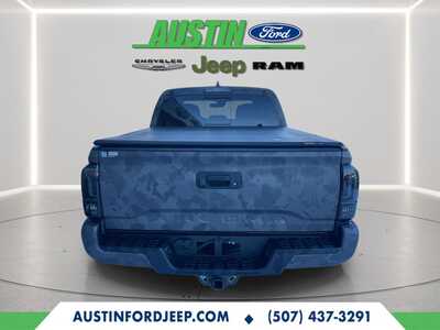 2018 Toyota Tacoma, $26931. Photo 4