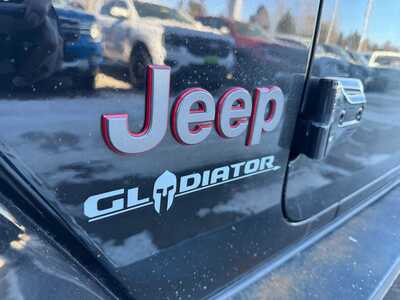 2020 Jeep Gladiator, $29131. Photo 10