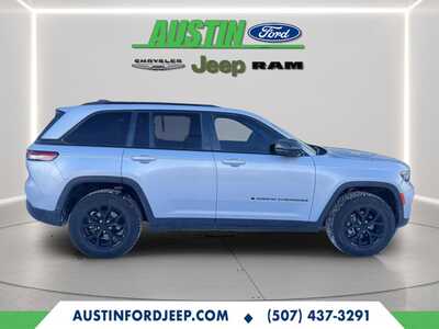 2024 Jeep Grand Cherokee, $25511. Photo 6