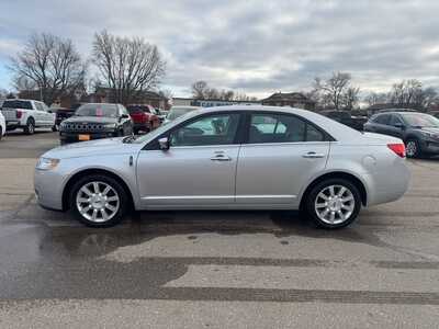 2011 Lincoln MKZ, $10931. Photo 2