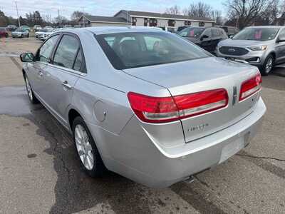 2011 Lincoln MKZ, $10931. Photo 3