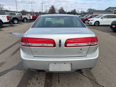 2011 Lincoln MKZ, $10931. Photo 4