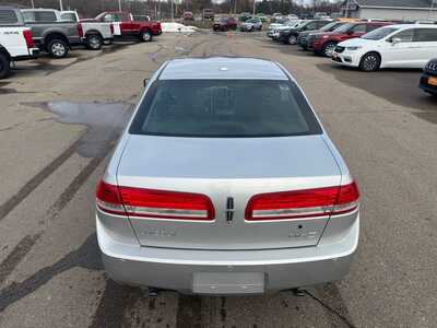 2011 Lincoln MKZ, $10931. Photo 5