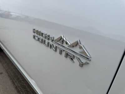 2022 Chevrolet Traverse, $23931. Photo 11