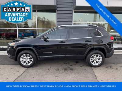 2017 Jeep Cherokee, $12931. Photo 2