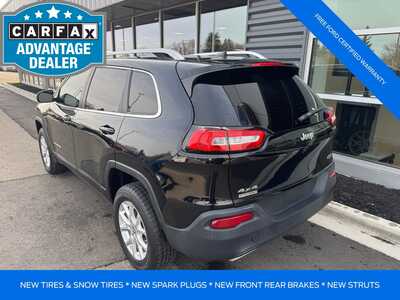 2017 Jeep Cherokee, $12931. Photo 3