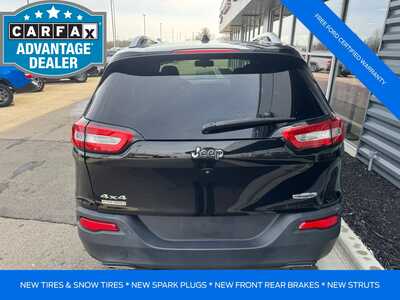 2017 Jeep Cherokee, $12931. Photo 4