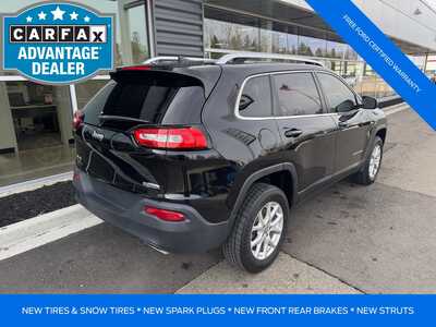 2017 Jeep Cherokee, $12931. Photo 5