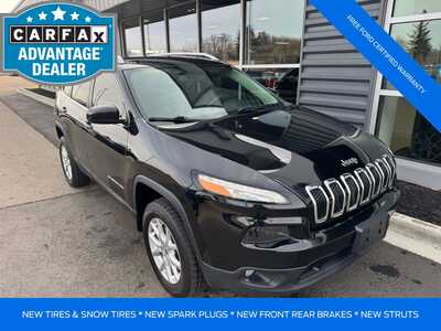 2017 Jeep Cherokee, $12931. Photo 7