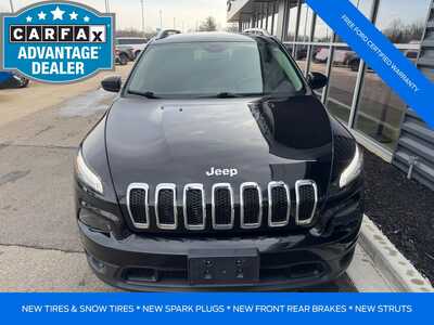 2017 Jeep Cherokee, $12931. Photo 8