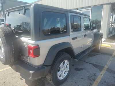 2018 Jeep Wrangler Unlimited, $21656. Photo 5