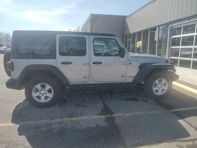 2018 Jeep Wrangler Unlimited, $21656. Photo 6