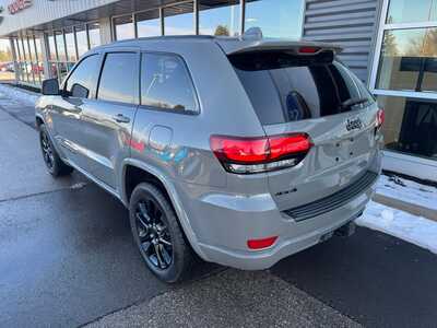 2022 Jeep Grand Cherokee, $21331. Photo 3